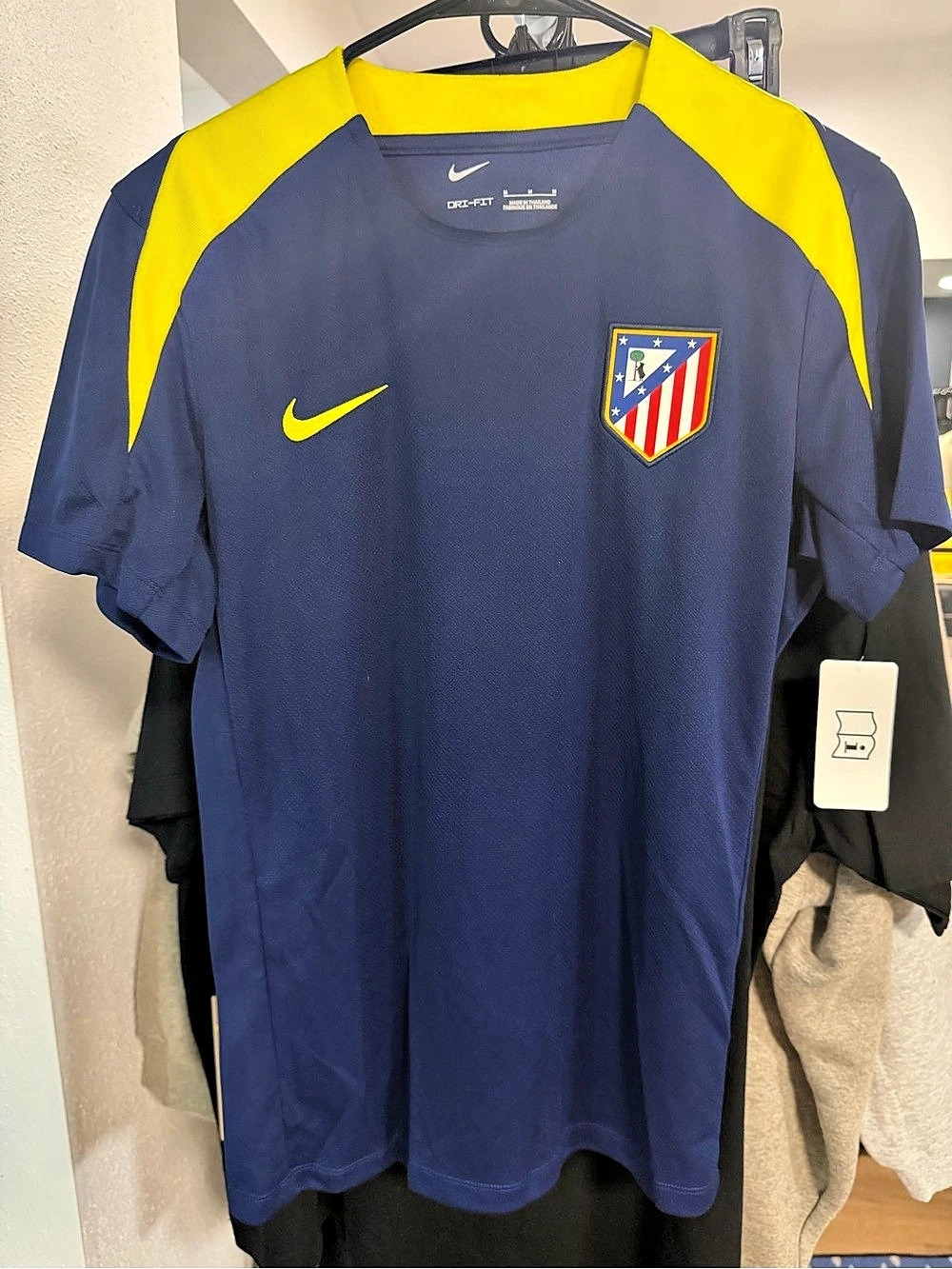 Nike Atlético Madrid Dri-FIT jersey Soccer Jersey Blue & Yellow Size Medium NWT